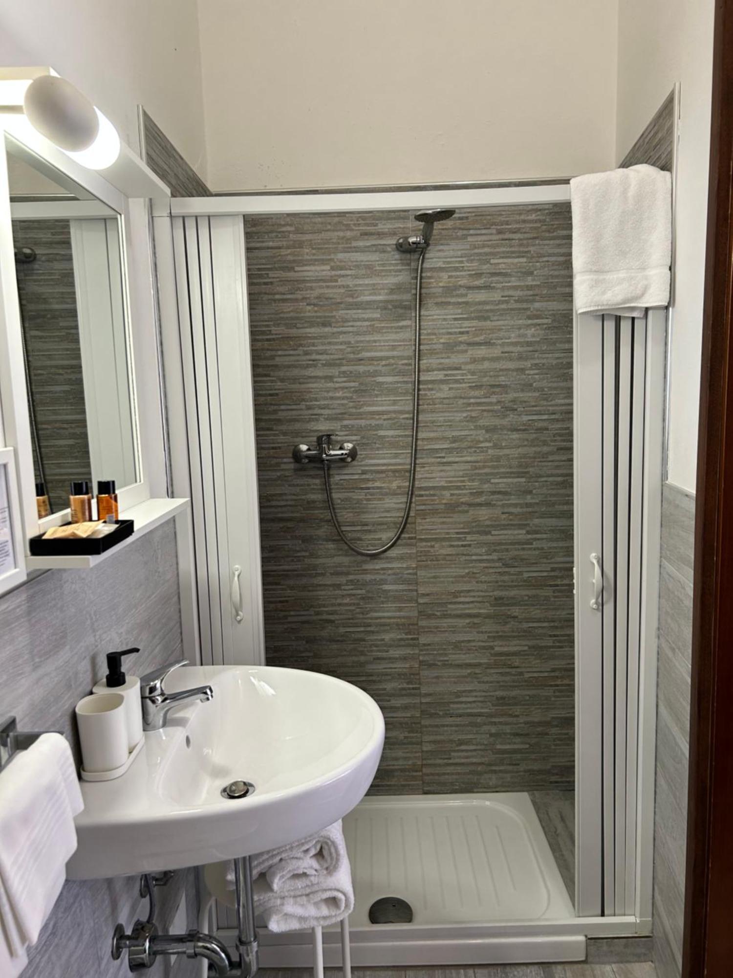 Hotel Cecile Pisa Buitenkant foto