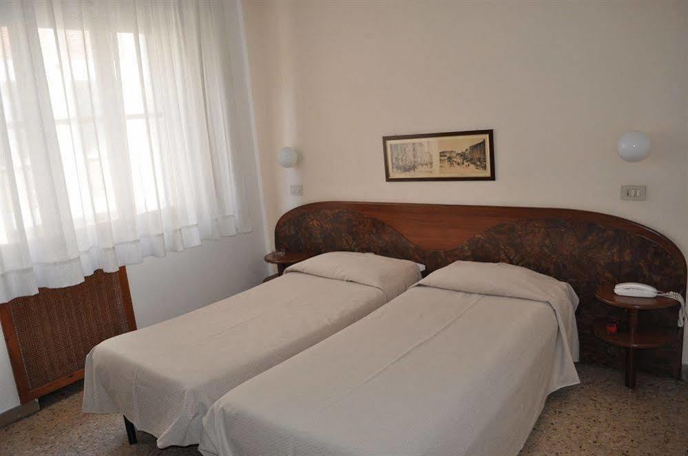 Hotel Cecile Pisa Buitenkant foto